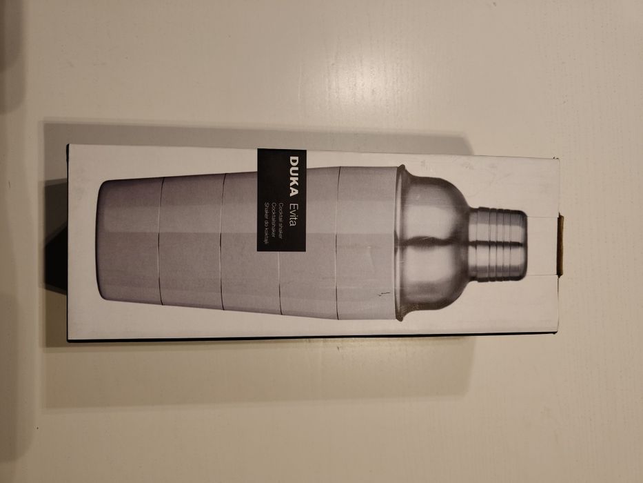 Biały shaker Duka Evita 700ml Nowy.
