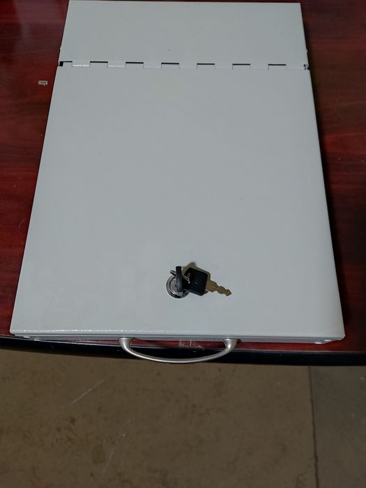 Продаю б.у бокси для  депозитних сейфів.