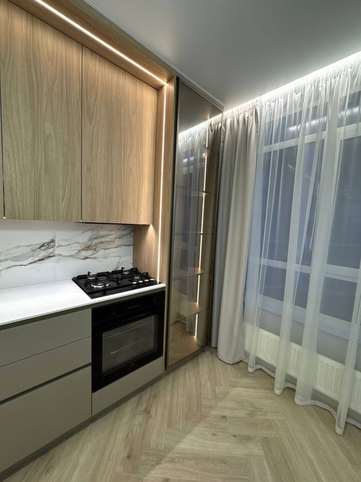Продаж євротрикімнатноі квартири 63 м2! Кухня-студія 22 м2! Дизайнер!