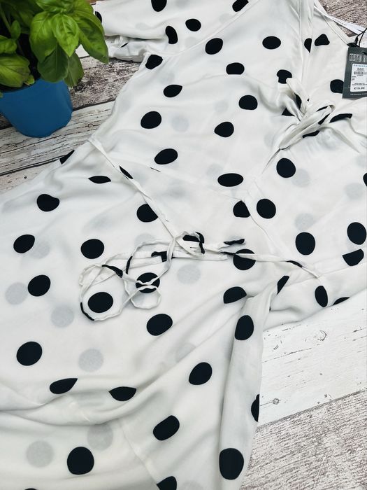 Nowa sukienka, biała, w kropki, grochy, wiskoza, rozmiar XL