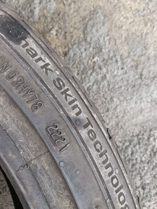 215 45 R17 Uniroyal