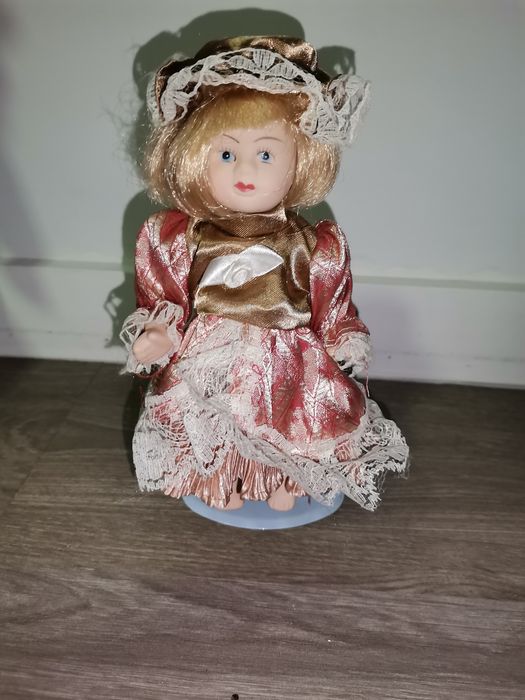 Bonecas de porcelana