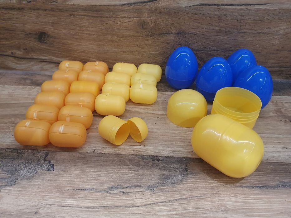 Pudełka łącznie 26szt np po KinderJajku do prac DIY