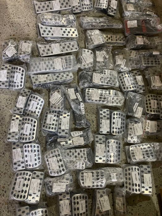 Накладки на Педали BMW/MB/AUDI/WOLKSVAGEN/LEXUS практически все модели