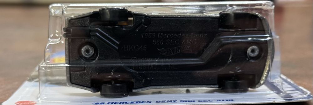 Продам Hotwheels Mersedes AMG 560 sec