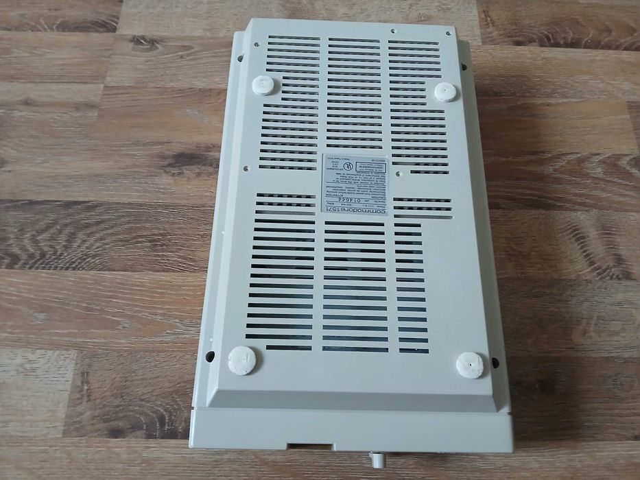 Commodore 1571 disk drive sprawna