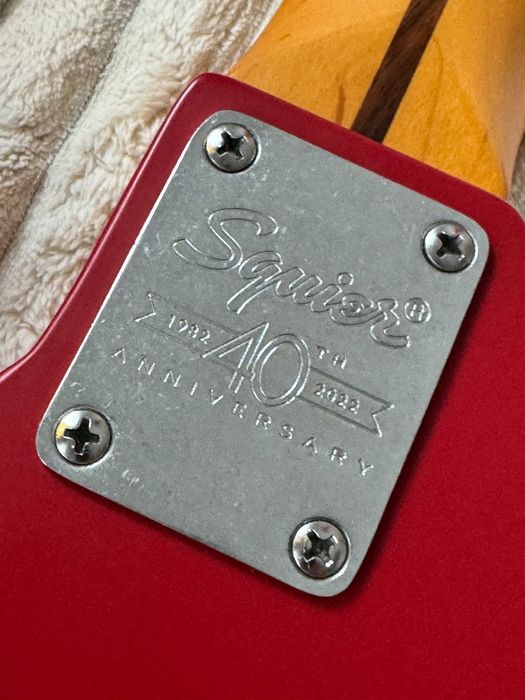 Bas Squier by Fender Precission Bass 40th Anniversary (EMG, High Mass)