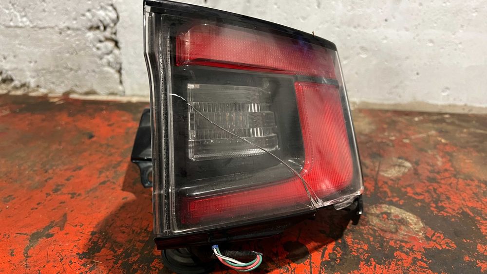 Фонарь задний правый от Subaru Solterra