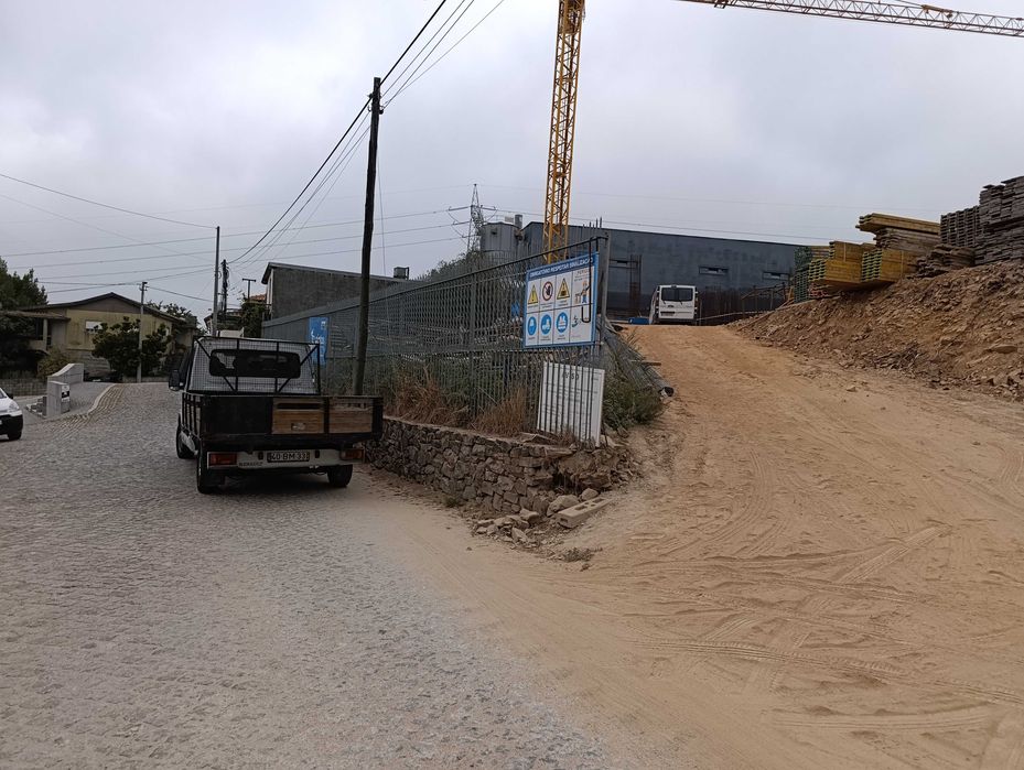 Aluga se carrinha caixa aberta, ao dia semana ou mês