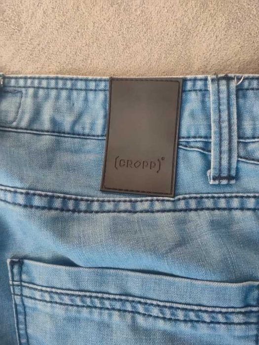 #522 Spodnie męskie marki Cropp