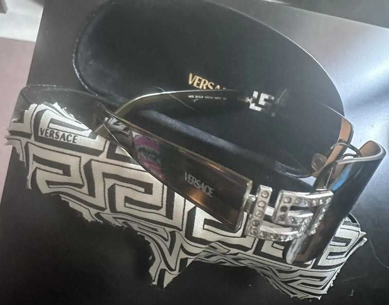Brązowe okulary przeciwsłoneczne Versace