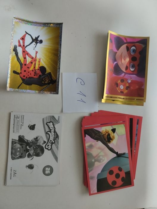 (C2) Cromos de 8 coleções