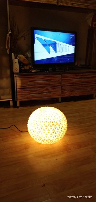 Fontanny i lampy ogrodowe