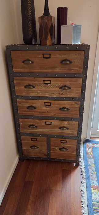 Cómoda / camiseiro rústico gato preto