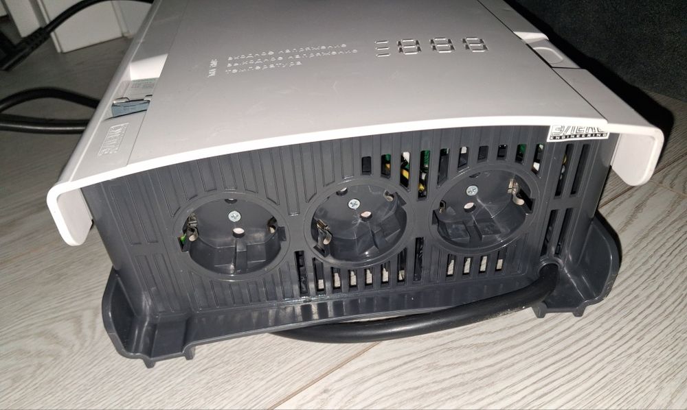 Однофазний стабілізатор напруги АНТС У 3000