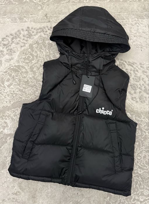 Дитяча утеплена жилетка з капюшоном чорна 116-140 жилет на хлопчика