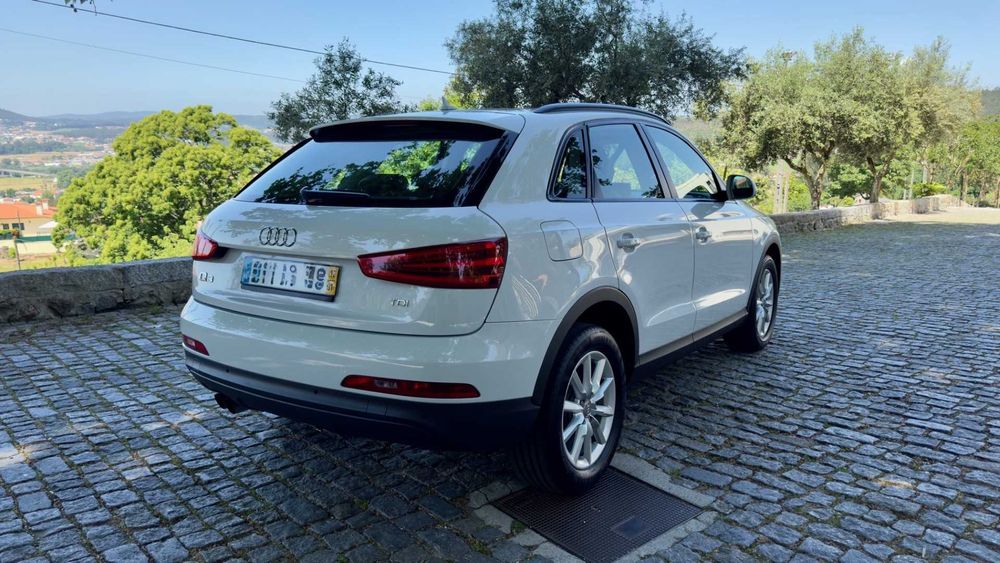 Audi Q3 2.0 TDI Sport / Nacional / Teto de abrir / 1º Registo