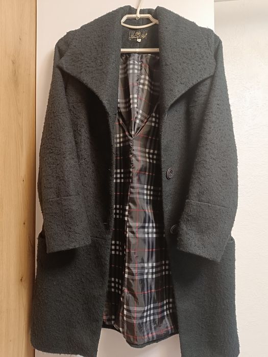 Продам пальто 600 шрн