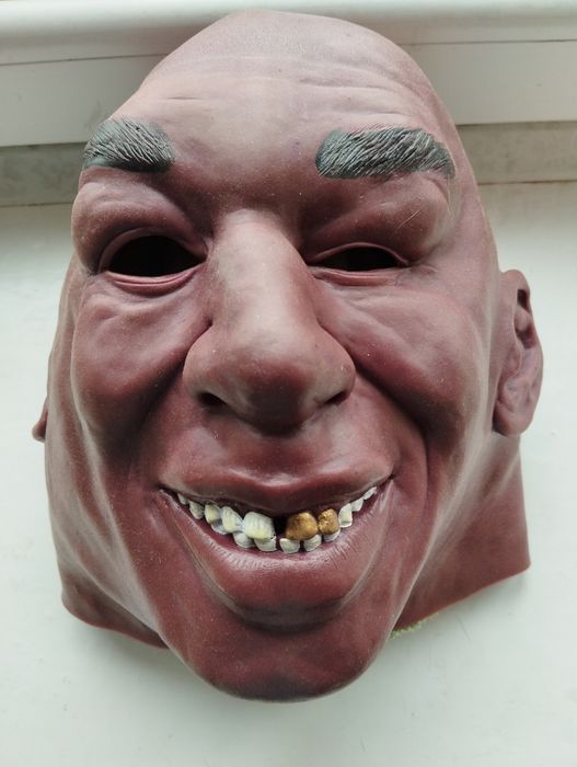 Маска латексна негра