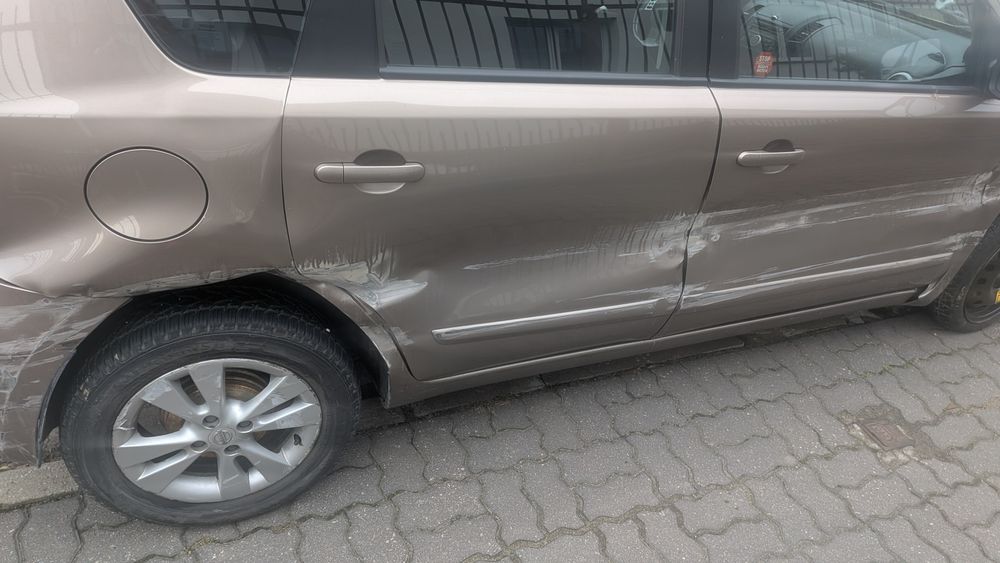 Samochód nissan note 2010