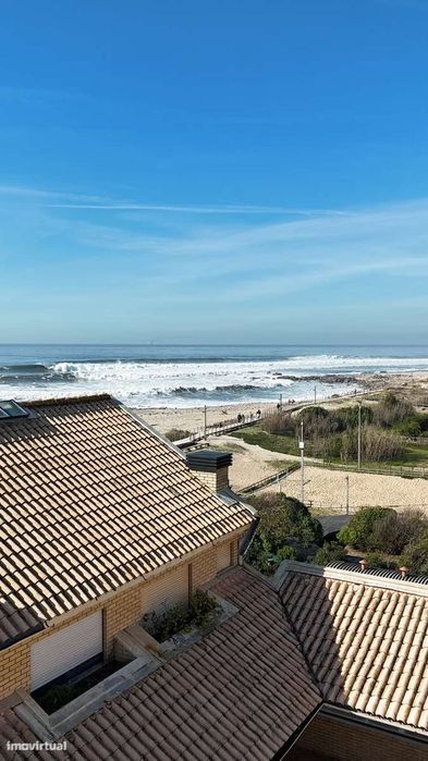 V2 na Primeira Linha de Praia