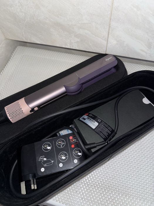 Продам Dyson Airstrait