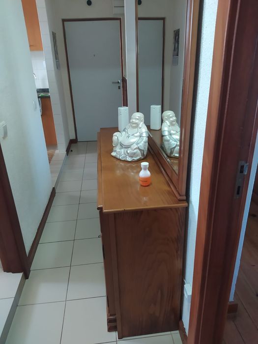 Aparador com espelho