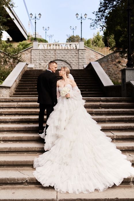 Продам весільну сукню Crystal Design