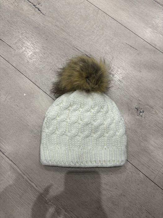 Ciepla zimowa czapka z pomponem