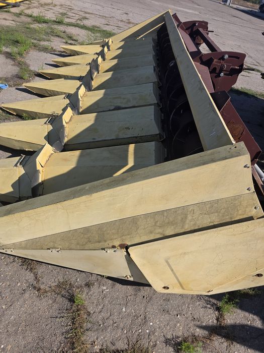 Кукурузна жатка кмс8