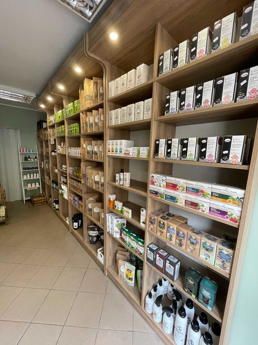 Zestaw regałów podwójnych z nadstawką i oświetleniem