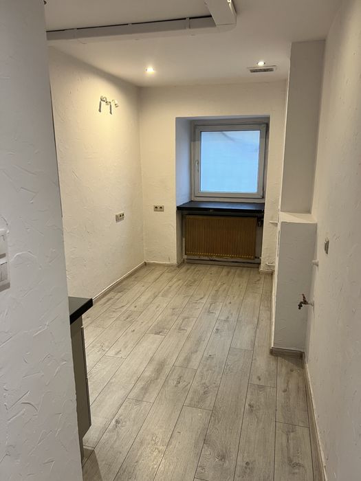 Biuro / gabinet 14m² z osobnym wejściem w centrum miasta – parter + parking