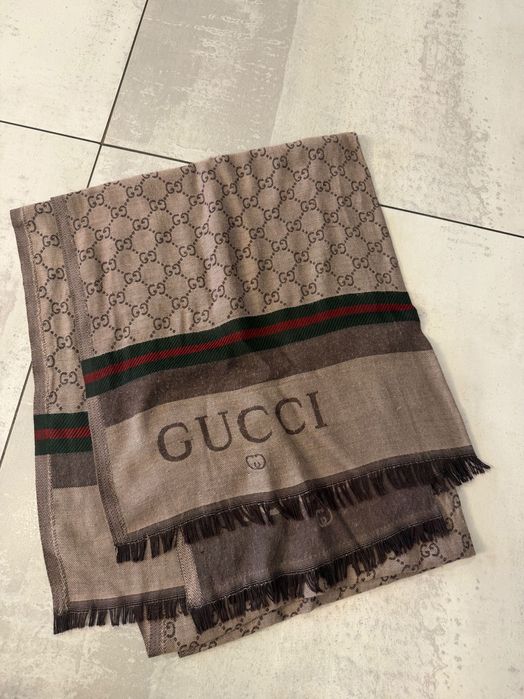 Gucci szalik brązowy Logo