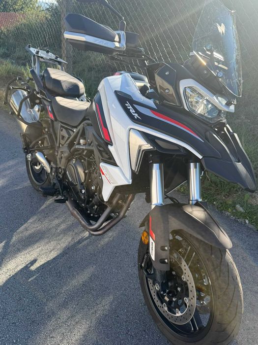 Vendo Moto Bennelli trk 702