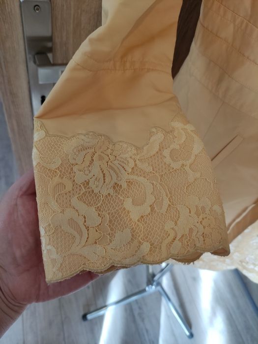 Płaszcz - płaszczyk koronka w rozm 40/42 zapraszam