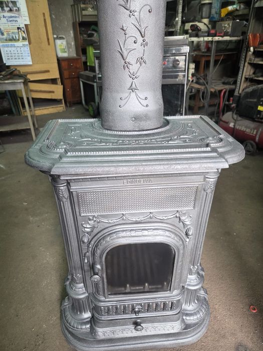 Salamandra em ferro fundido