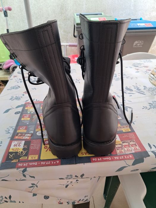 Botas AT nunca usadas