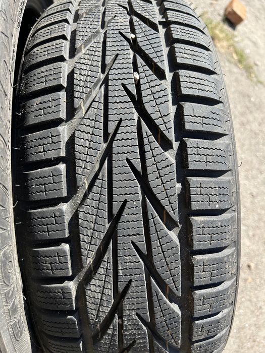 Зимові шини 195/50R16 TOYO