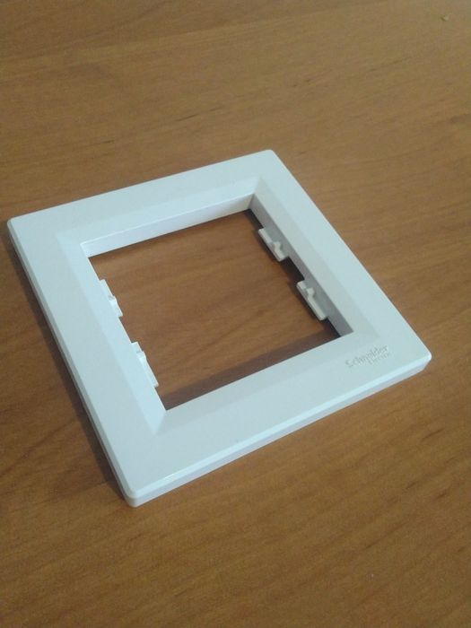 Pojedyncza ramka biała Schneider asfora pakiet 10 sztuk
