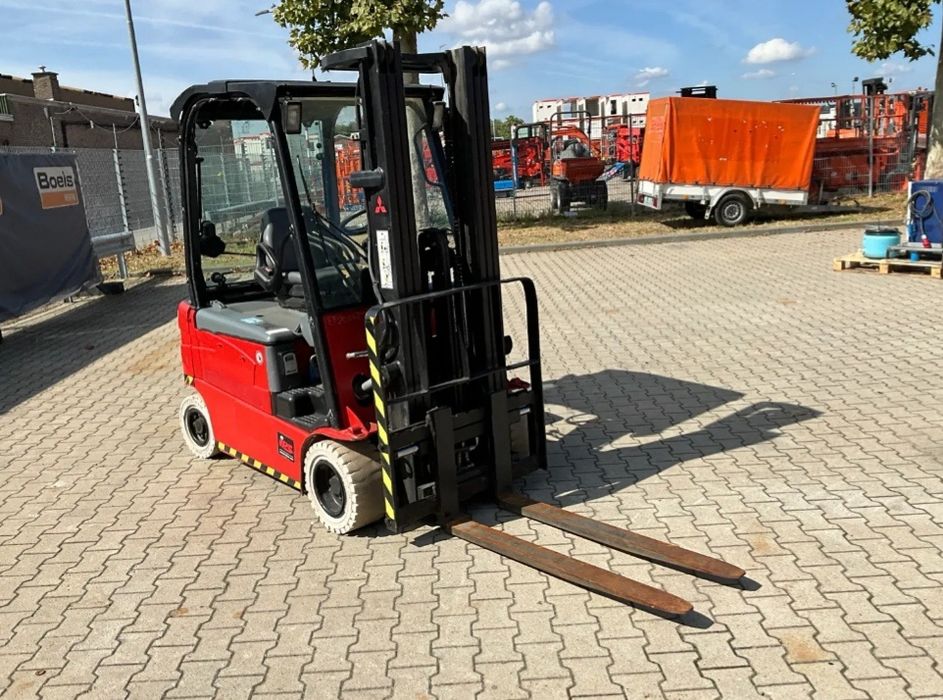 Empilhador Elétrico Mitsubishi FB20CN – 2 Ton – Triplex 4,70m