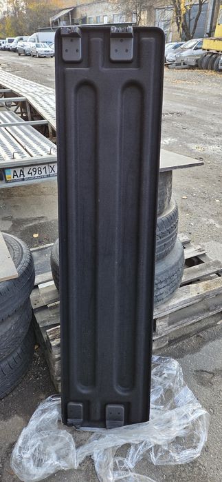 Полиця задня Рено Трафік пасажир оригінал