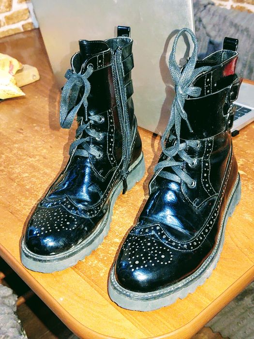 Продам круті  та ефектні черевики,сапоги броги дитячі весна,осінь35р