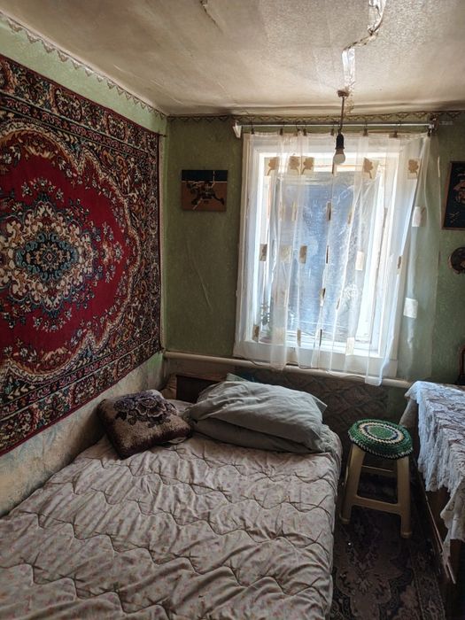 Продам будинок на центральній дорозі  + 8 соток приват.землі