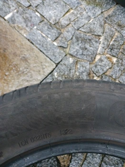 Vendo pneus semi-novos 225/55/16 Continental