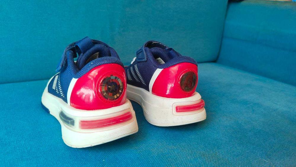 Adidas Sneakersy Marvel's Captain America Racer Kids IF3409 Granatowy