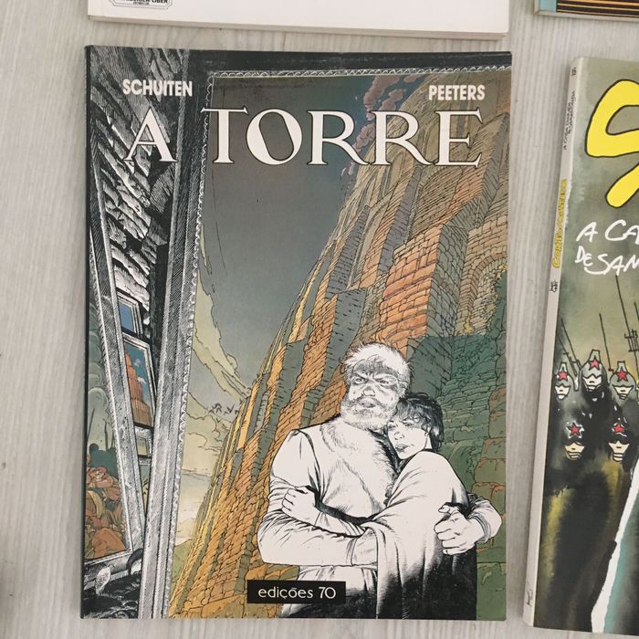 Bandas desenhadas e revistas variadas