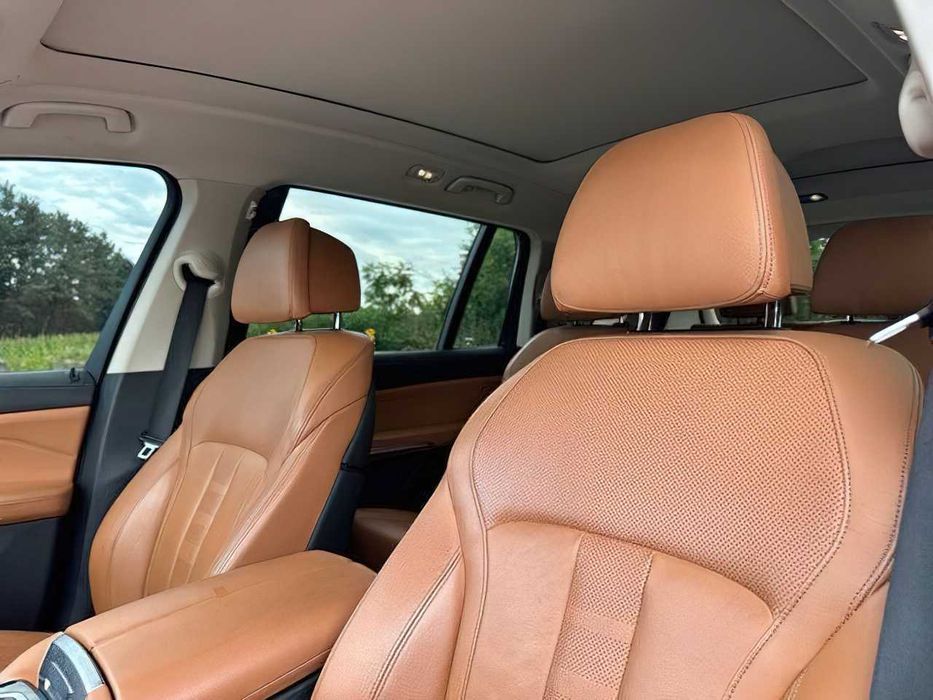 BMW X7      2021