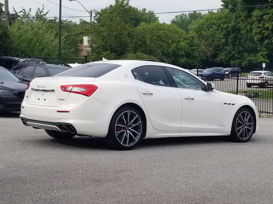 Maserati Ghibli      2019