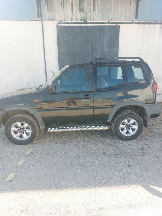 Nissan Terrano II com fatura IVA não dedutivel