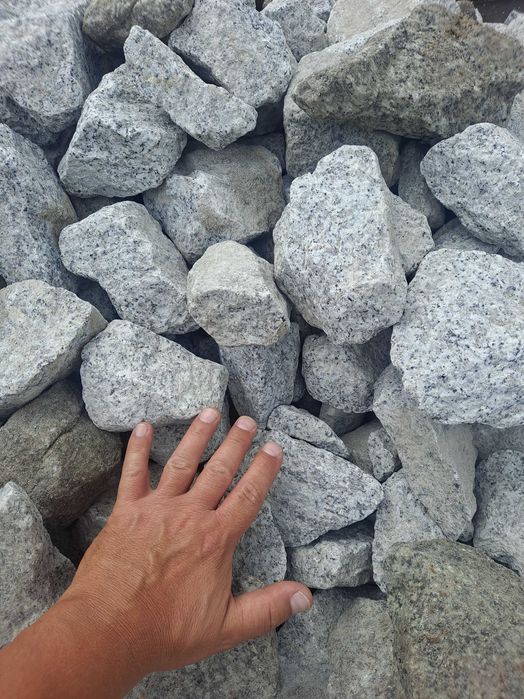 Kamień ozdobny głaz granitowy, gabion granit dalmatyńczyk 60-120 mm